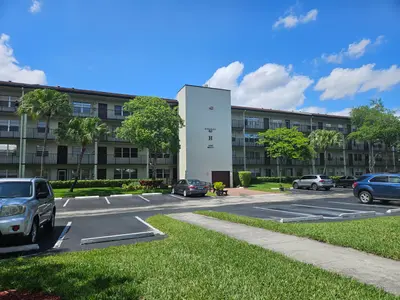 13355 SW 9th Court 304h, Pembroke Pines – sold
