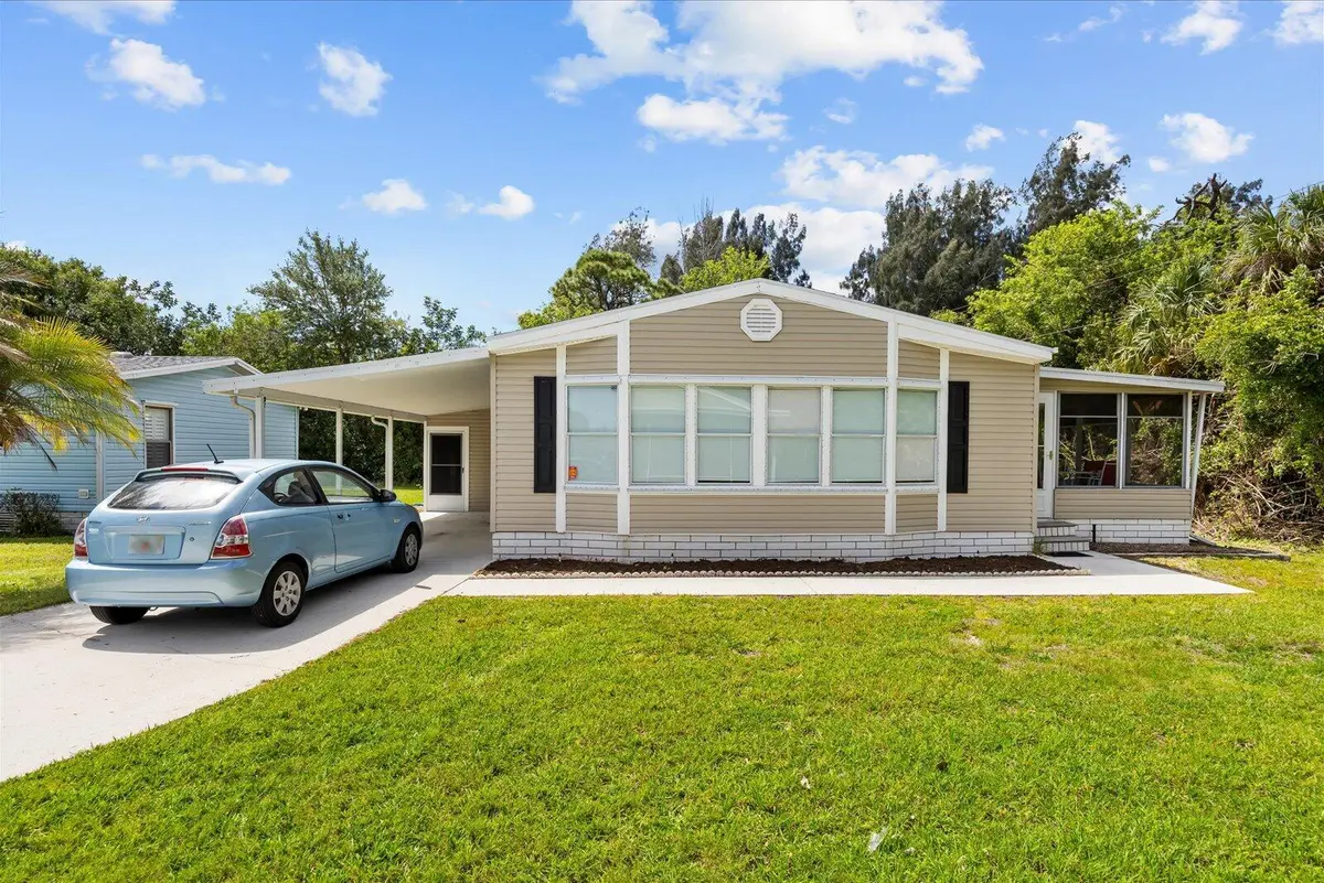 02-hem in-27 at 5683 Hemingway Court, Fort Pierce