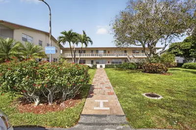 225 Bedford I 225, West Palm Beach – Condominium for sale