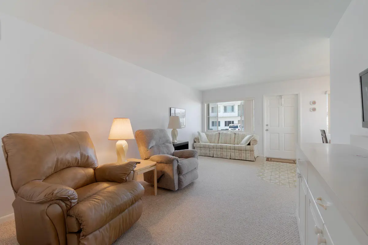 6-web-or-mls-DSC03325 at 2840 Cynthia Lane 101, Lake Worth Beach