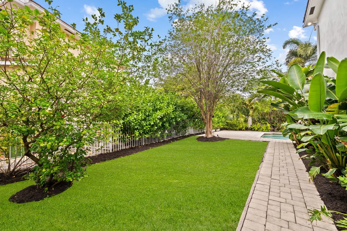 29-web-or-mls-DSC_4571 at 1421 SW 20th Court, Fort Lauderdale