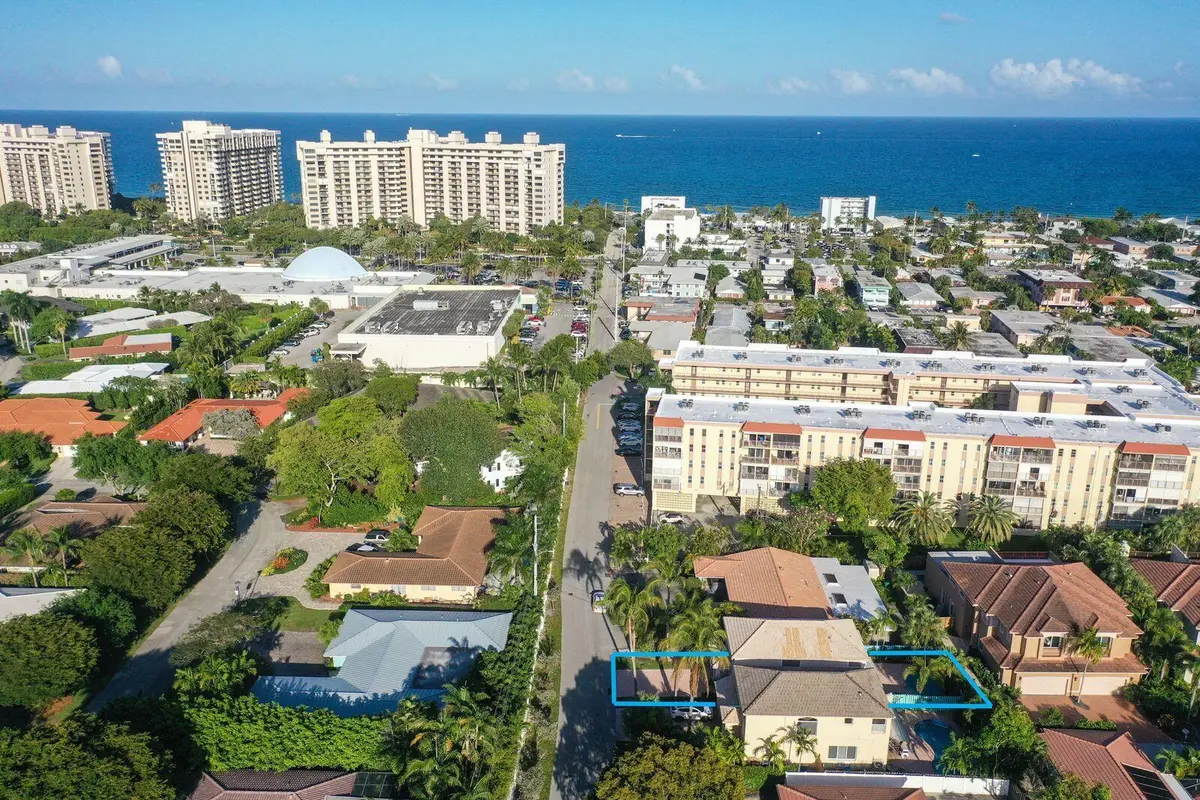 dQ1G0oZQ (1) at 218 Pine Avenue, Lauderdale-By-The-Sea