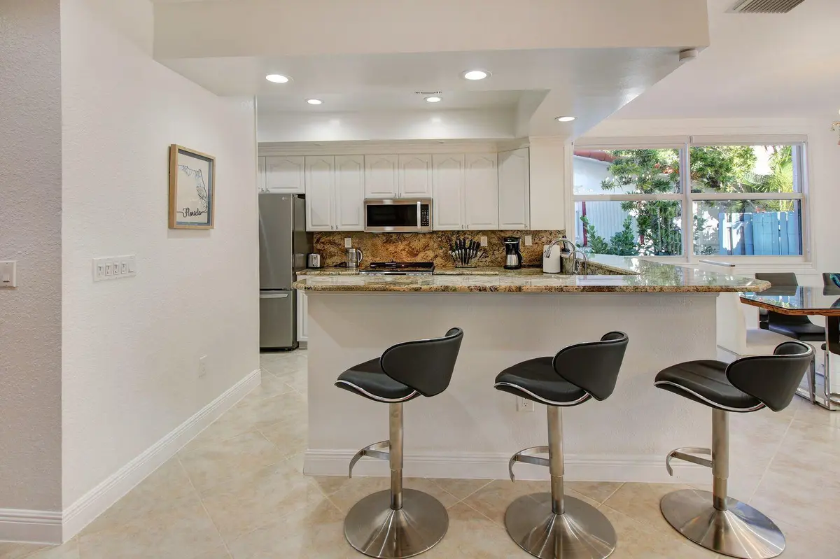 ITSGxPlg at 218 Pine Avenue, Lauderdale-By-The-Sea