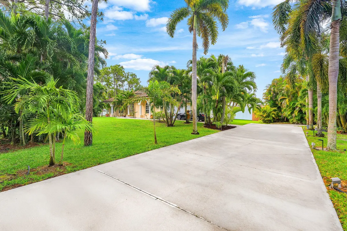 Entry driveway at 12328 85th Road, West Palm Beach