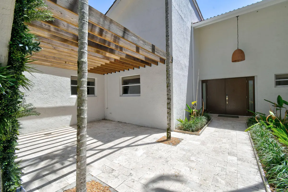 114NBeachRd(6) at 114 N Beach Road, Jupiter Island