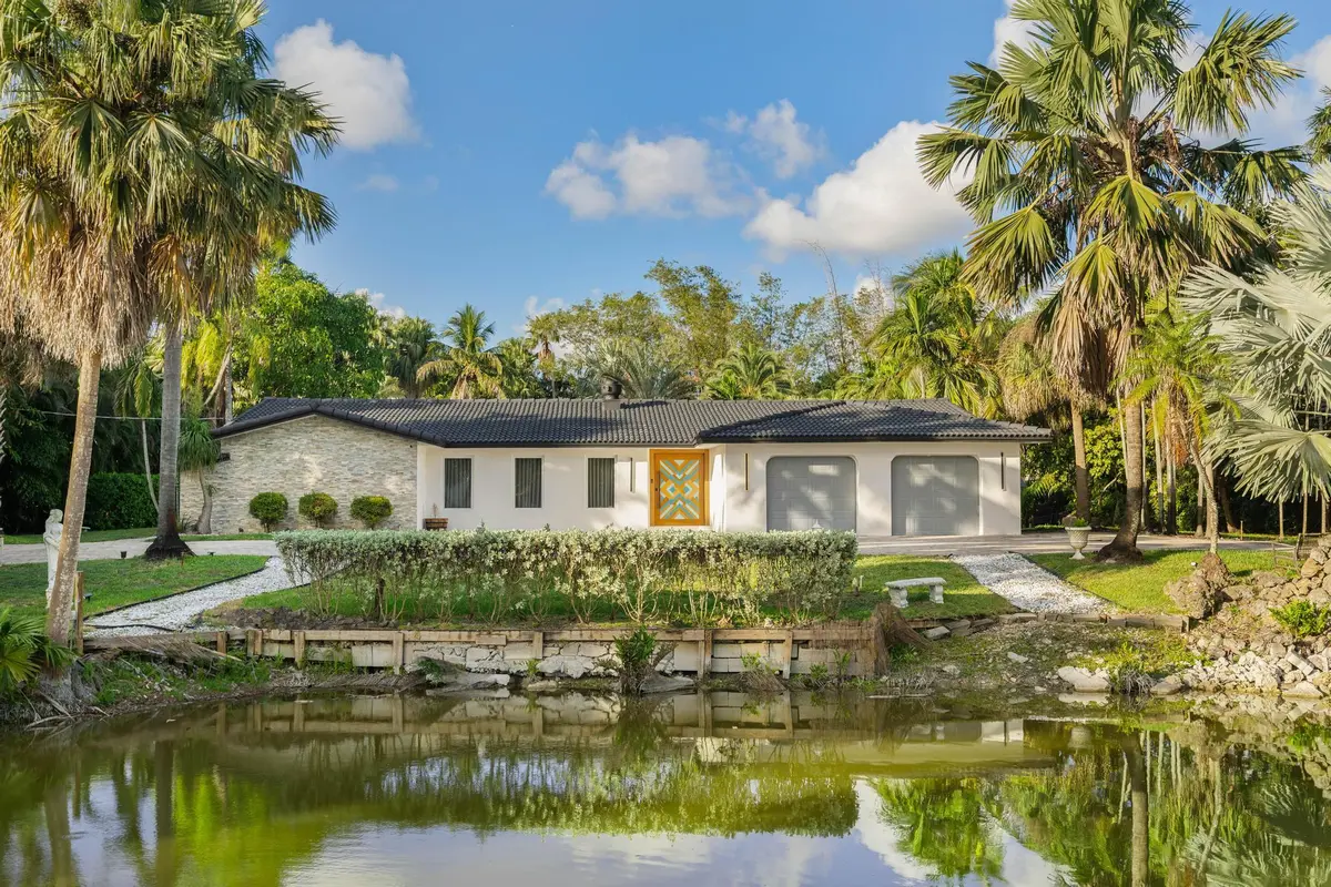 11621 NW 21st Ct-2 at 11621 NW 21st Court, Plantation