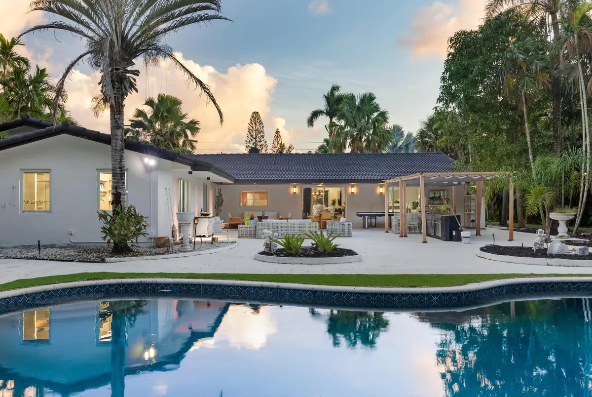 11621 NW 21st Ct-4 at 11621 NW 21st Court, Plantation