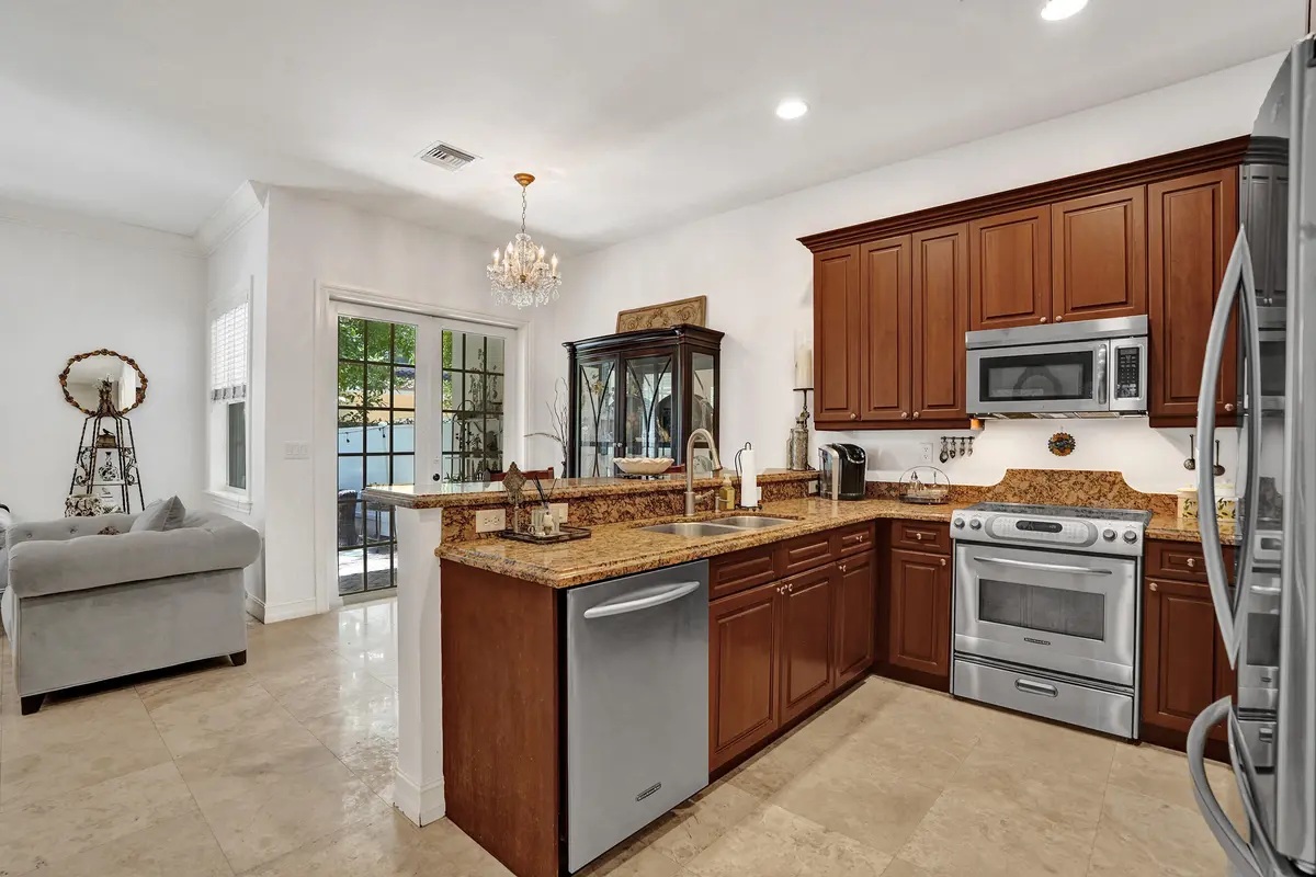 DSC06794 at 1127 N Victoria Park Road, Fort Lauderdale