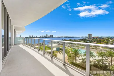 220 Lake Shore Drive 1015, Lake Park – leased