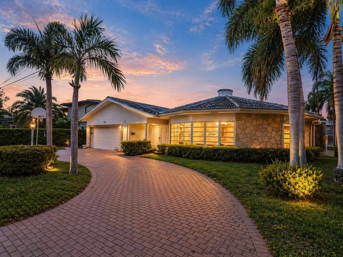 Twilight photo 5031 at 3051 NE 44th Street, Fort Lauderdale
