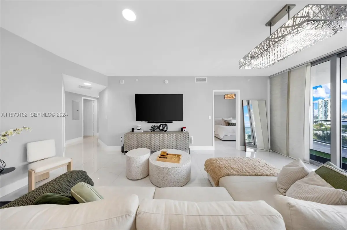 Liv 3 at 488 NE 18th Street 1801, Miami