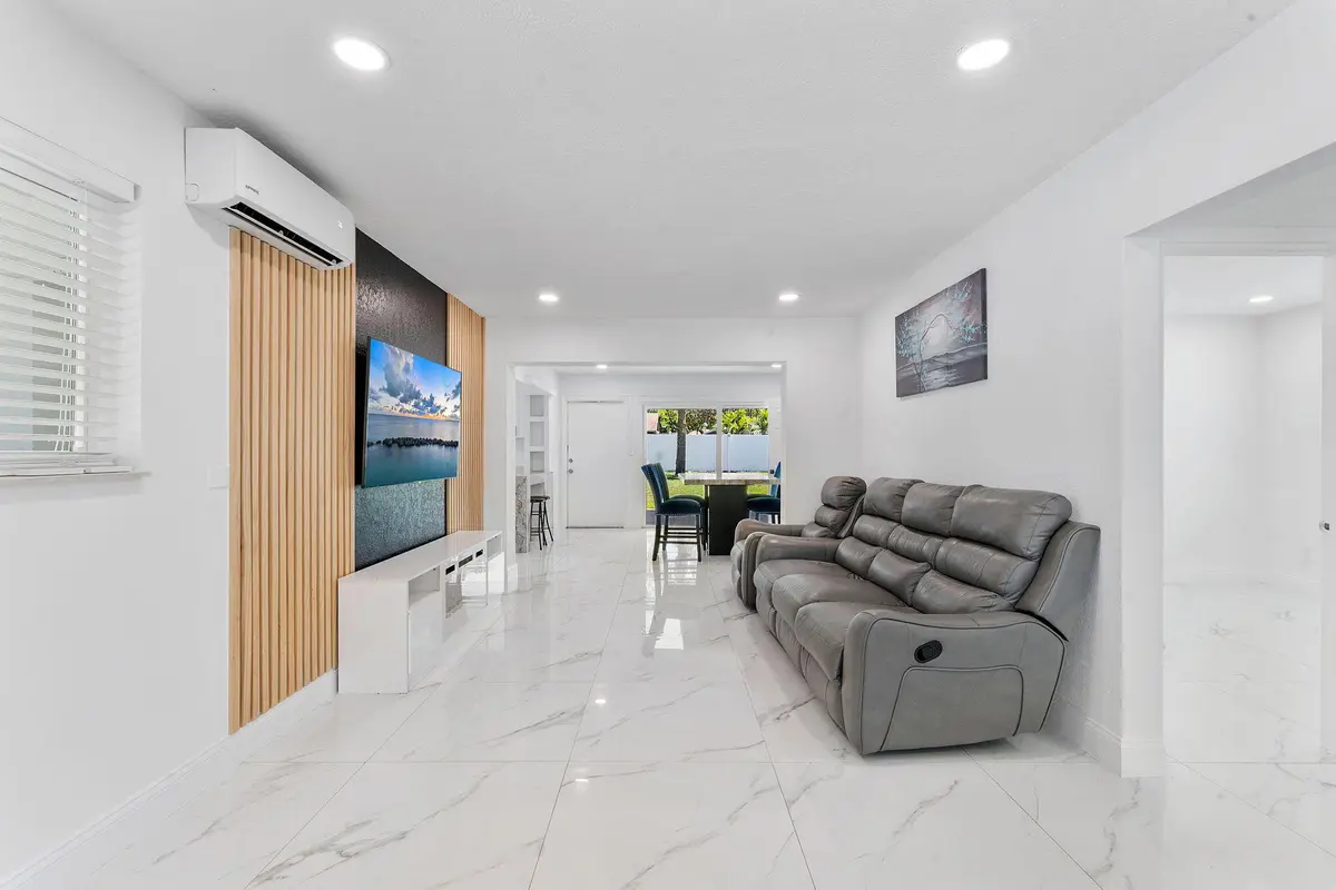 34-web-or-mls-DSC04373 at 822 S C Street, Lake Worth Beach