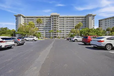 4015 W Palm Aire Drive 1001, Pompano Beach – sold