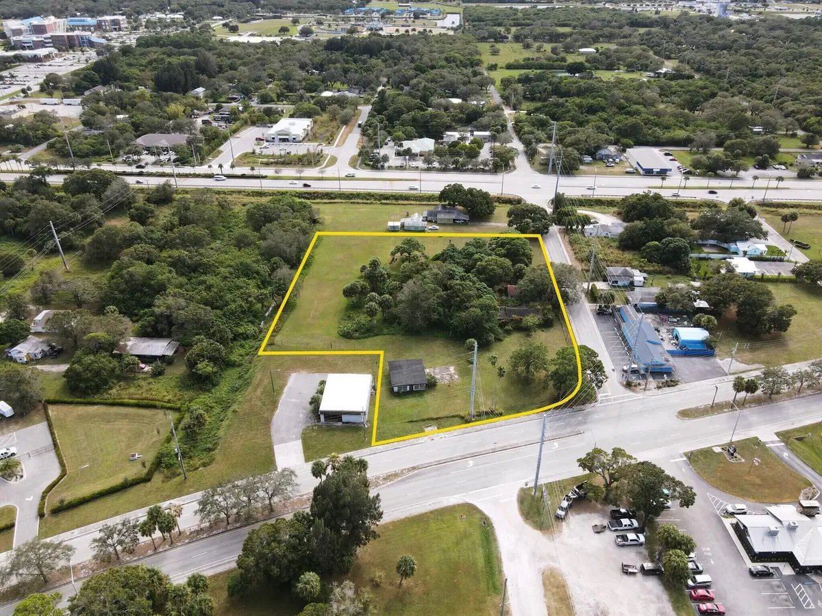 20250619024634104682000000-o at 3805 Okeechobee Road, Fort Pierce