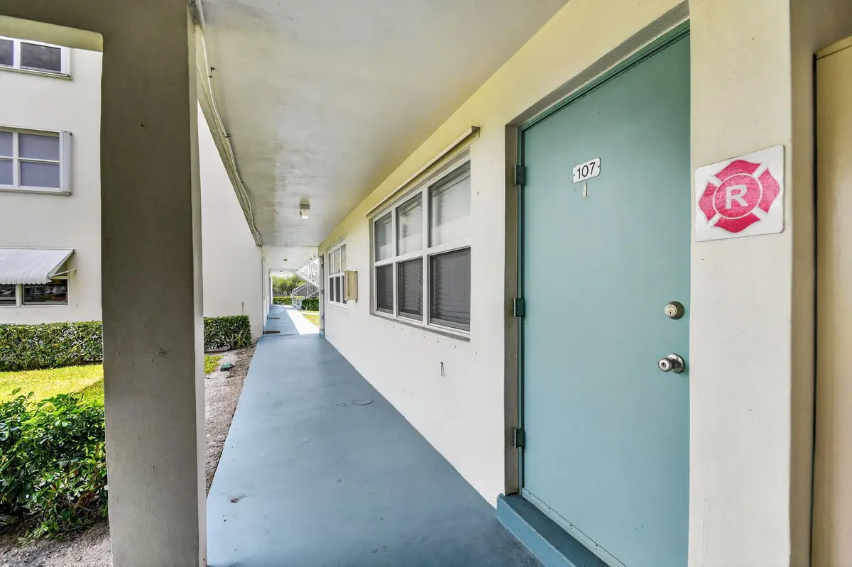 4-web-or-mls-DSC_2320 at 370 Horizon Street 107, Boynton Beach