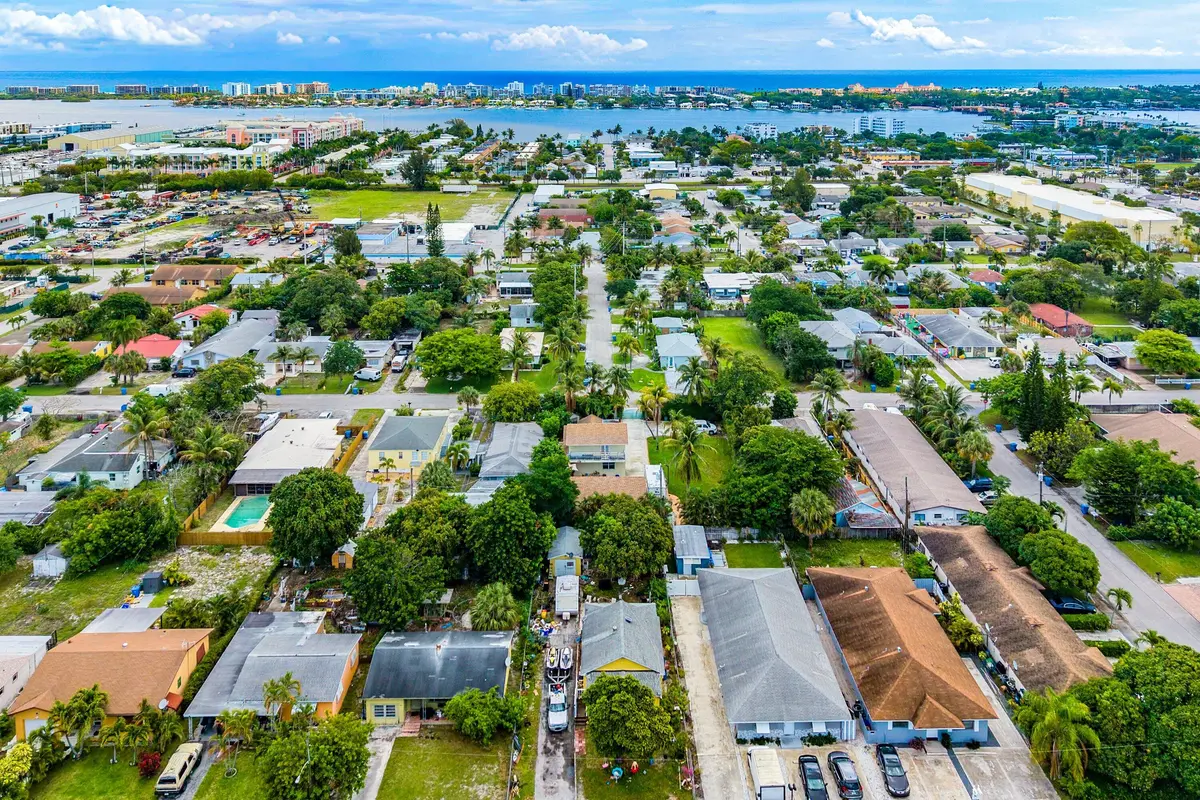 048-613North5thStreet-Lantana-FL-33462-S at 613 N 5th Street, Lantana