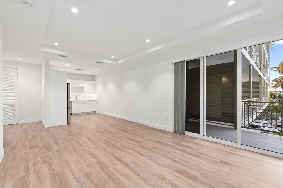 6-web-or-mls-DSC04533 at 41 SW Seminole Street 204, Stuart