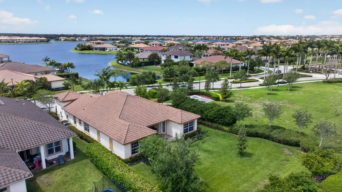 10-web-or-mls-8850--8 at 8850 Miralago Way, Parkland