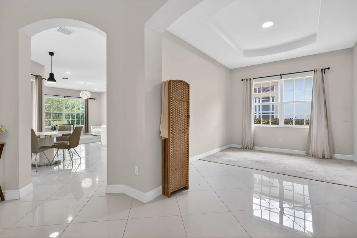 37-web-or-mls-8850-6771 at 8850 Miralago Way, Parkland