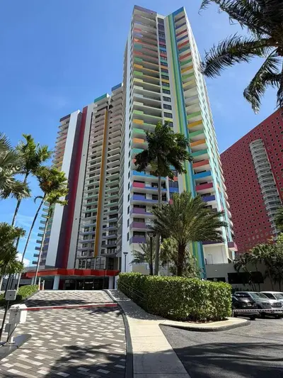 1581 Brickell Avenue 406, Miami – Condominium for sale