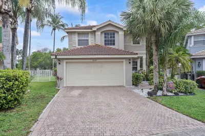 5120 Crescent Moon Drive, Greenacres – sold