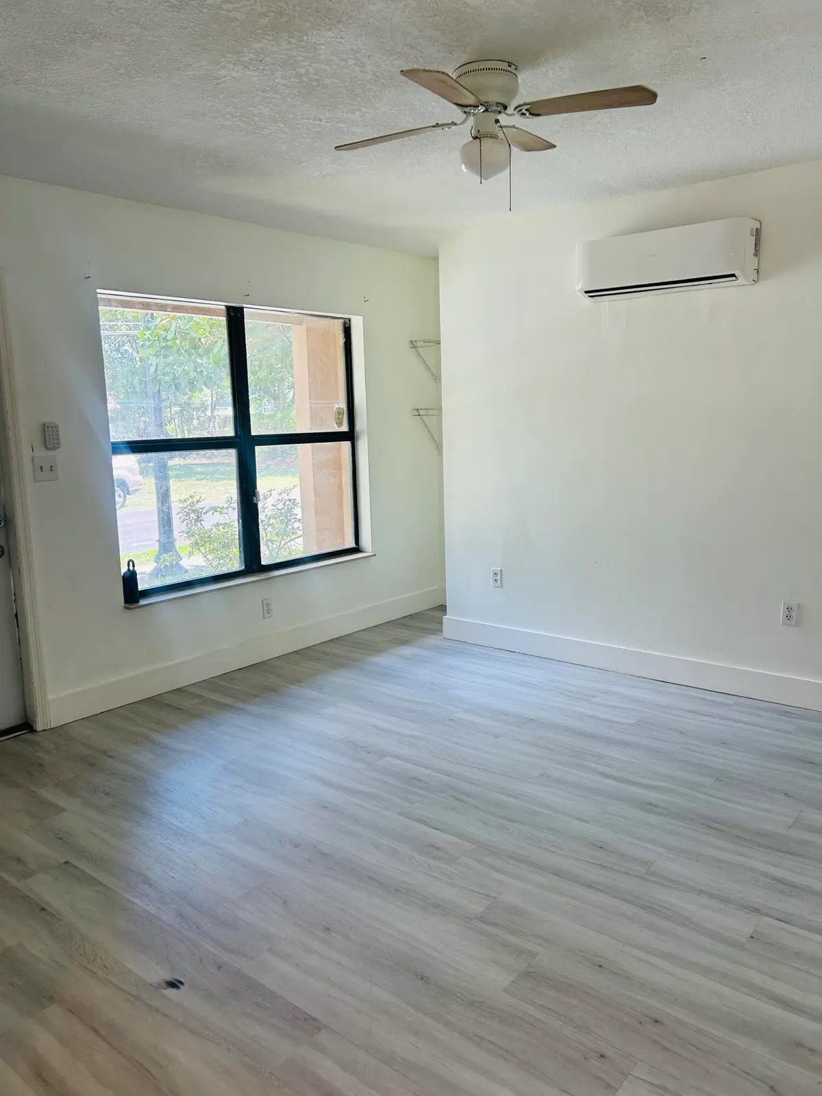 IMG_3350 at 844 NW 3rd Avenue B, Fort Lauderdale