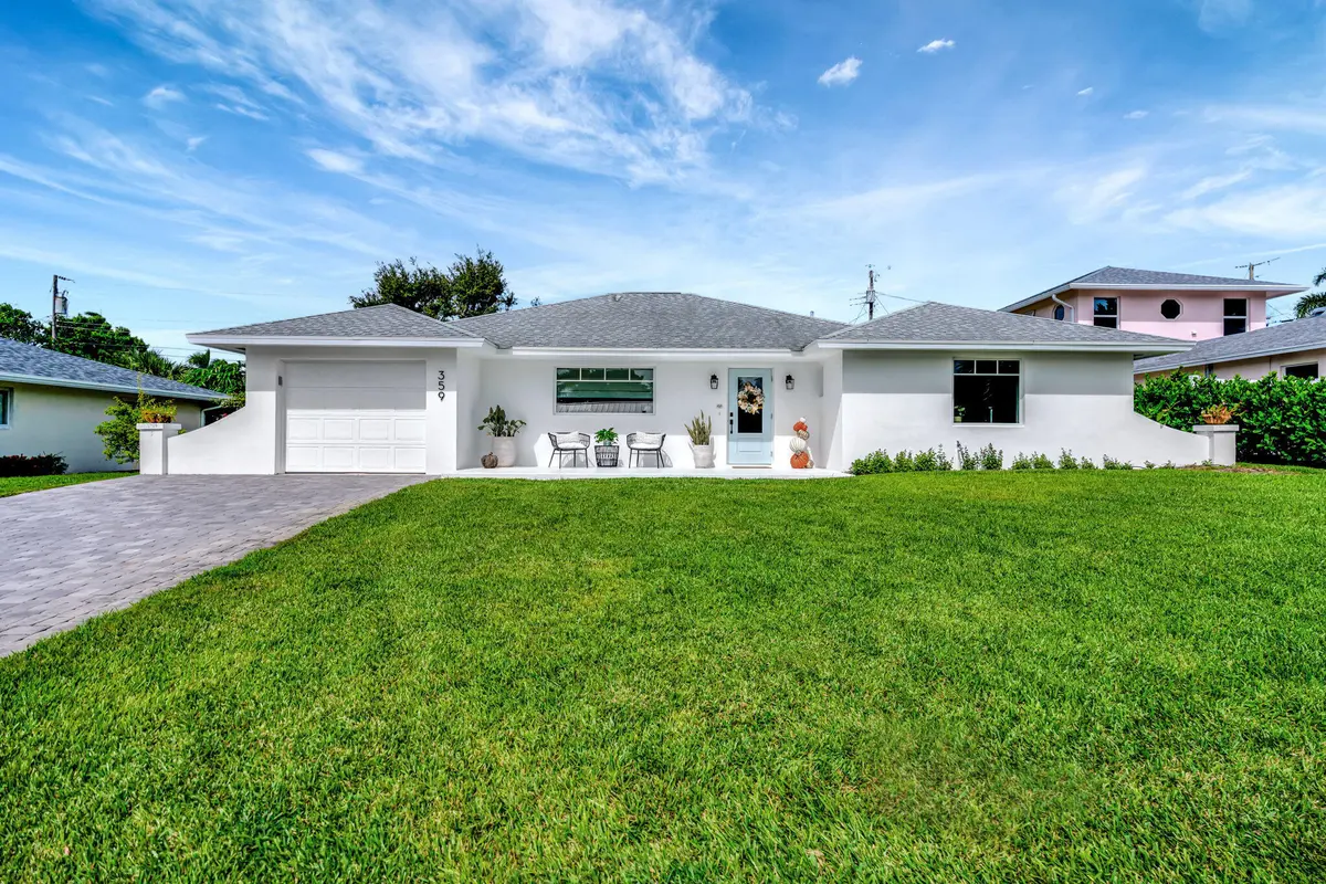 exterior2 at 359 Beacon Street, Tequesta