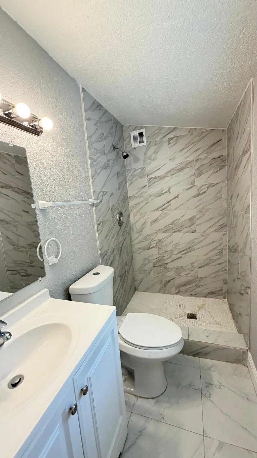 Master Bathroom at 3823 Chickasha Road, Atlantis