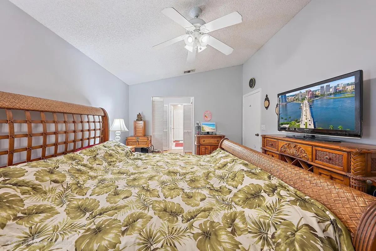 119 Hammocks Drive, Greenacres, FL – photo 6