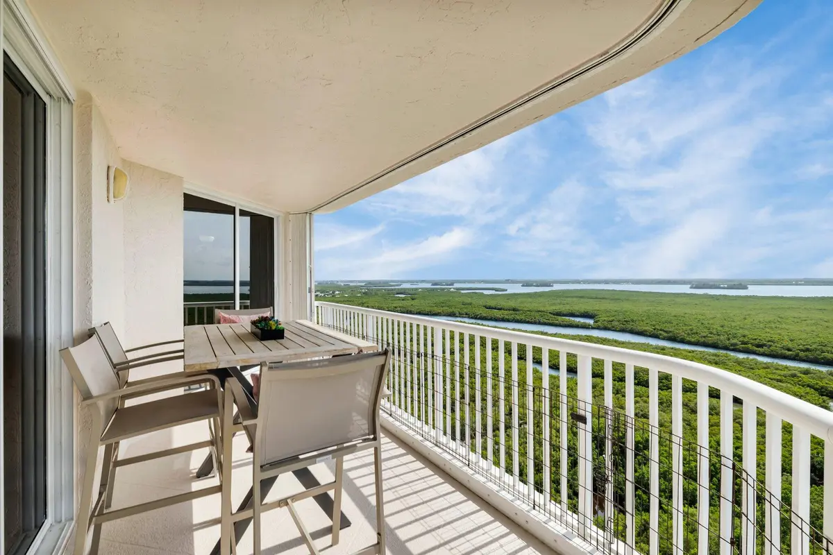 46-web-or-mls-3A5A2503 at 5049 N Hwy A1a 1905, Hutchinson Island