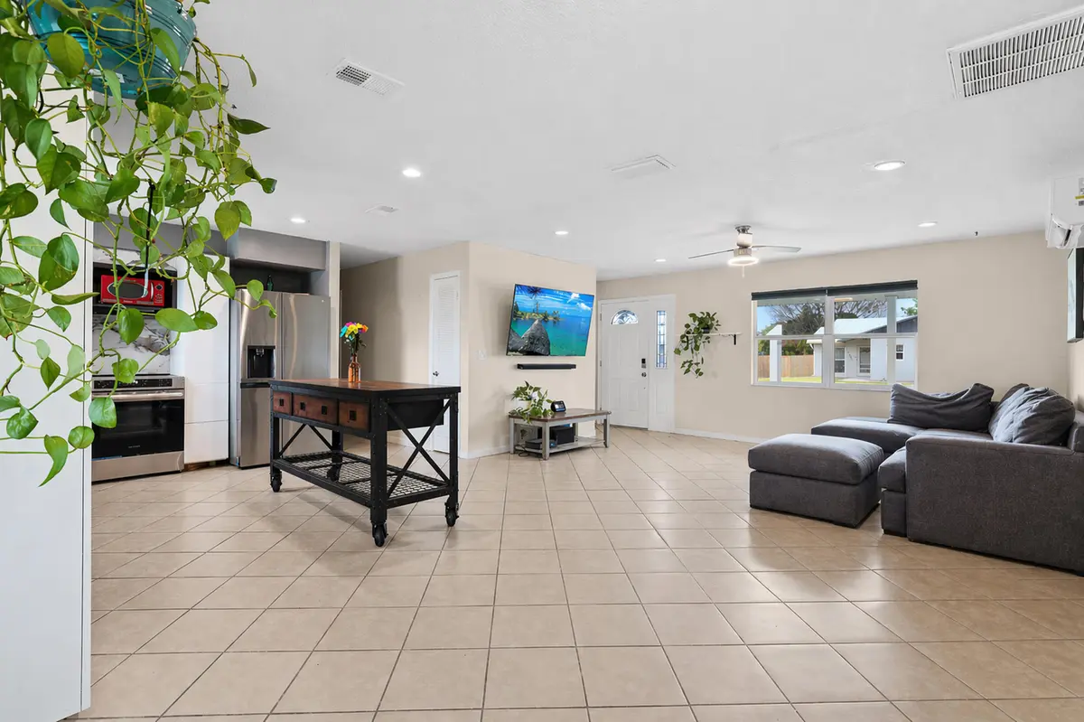 11_0o1a5154 at 1741 SE Jackson Street, Stuart