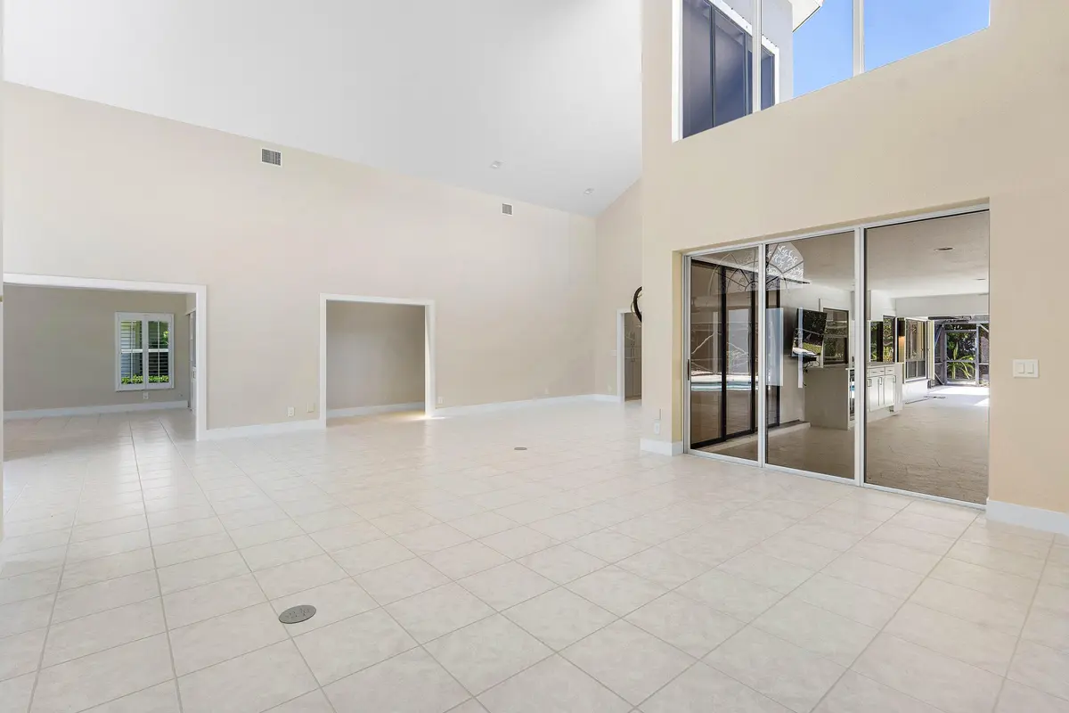 Living/sitting room at 6415 Brandon Street, Palm Beach Gardens