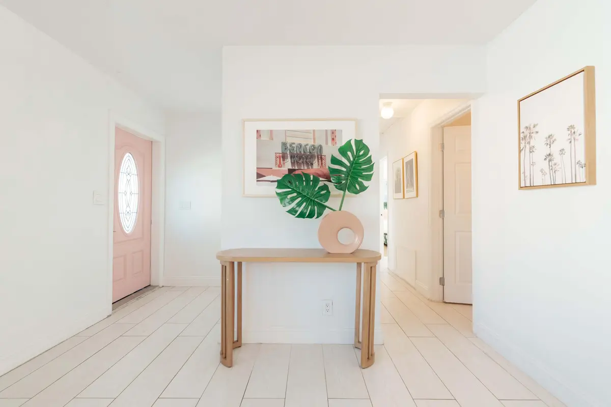 3057 entry 3 at 3057 NE 16th Avenue, Oakland Park