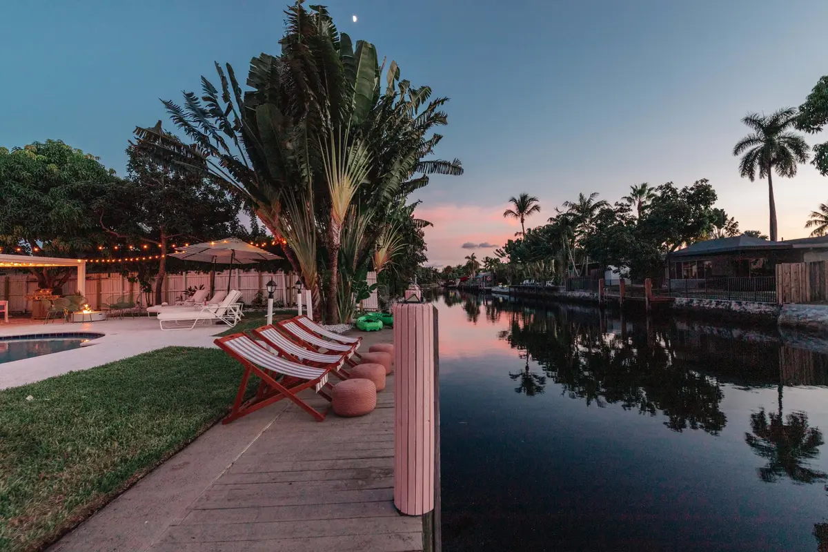 3057 night dock 2 at 3057 NE 16th Avenue, Oakland Park