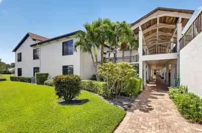 900 GREENSWARD Lane 110-G, Delray Beach – Condominium for sale