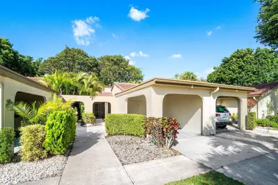 5944 Forest Grove Drive 3, Boynton Beach – sold