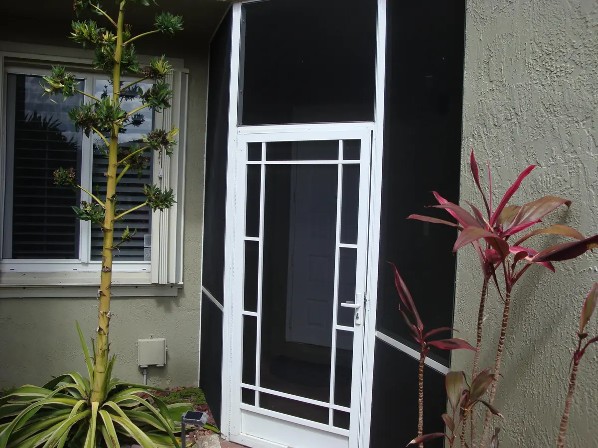 SCREENED ENTRANCE at 5736 NW 127th Terrace, Coral Springs