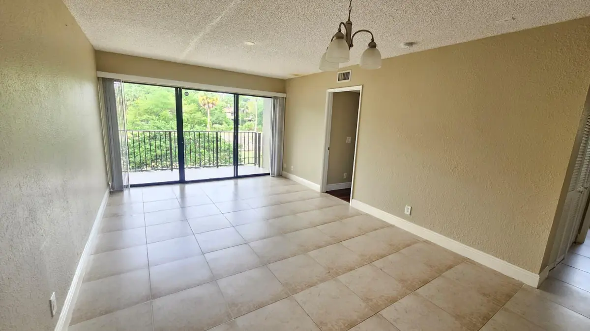 1581 living room 1 at 1581 Balfour Point Drive G, West Palm Beach