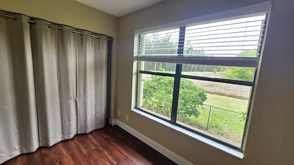 1581 master bedroom 2 at 1581 Balfour Point Drive G, West Palm Beach