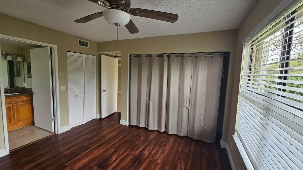 1581 master bedroom 1 at 1581 Balfour Point Drive G, West Palm Beach