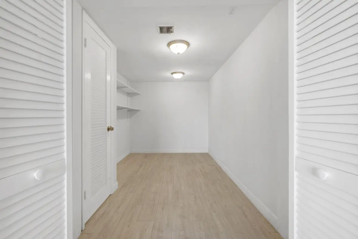 13-web-or-mls-DSC00098dsc00098 at 9101 W Sample Road 1004, Coral Springs