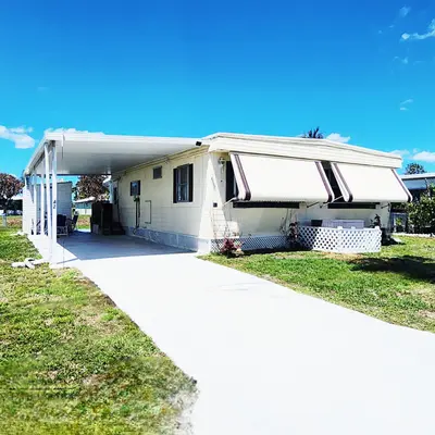 42 SE Spanish Way, Port St. Lucie – Manufactured Home for sale