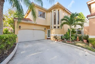 11377 Lakeview Drive, Coral Springs – sold