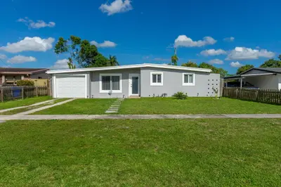 762 Gardenia Drive, Royal Palm Beach – sold