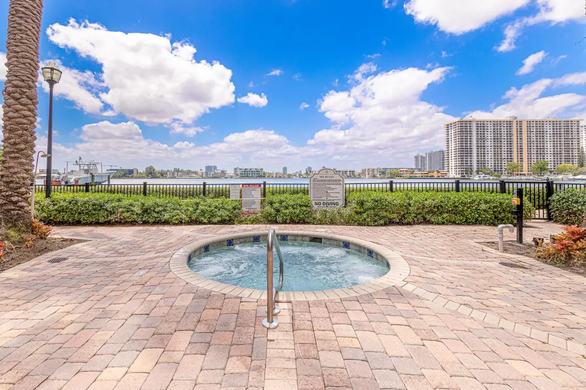 Pool-Hottub at 17100 N Bay Road Unit 1214, Sunny Isles Beach