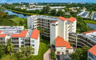 2314 S Cypress Bend Drive Unit 313, Pompano Beach – sold