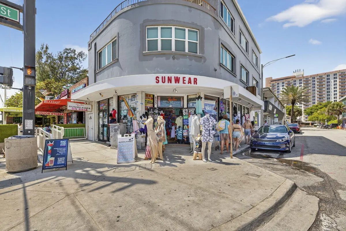 28-web-or-mls-8I8A2322 at 853 N Fort Lauderdale Beach Boulevard, Fort Lauderdale