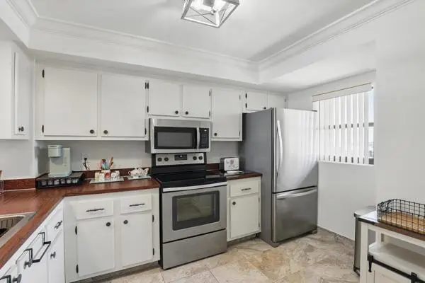 Kitchen 2 at 3200 N Highway A1a 1208, Fort Pierce