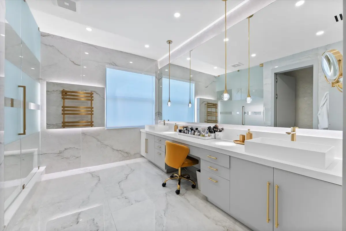 PRIMARY BATH at 8980 Little Falls Way, Delray Beach