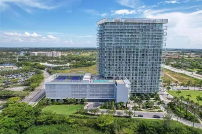 2000 Metropica Way 1509, Sunrise – Condominium for sale